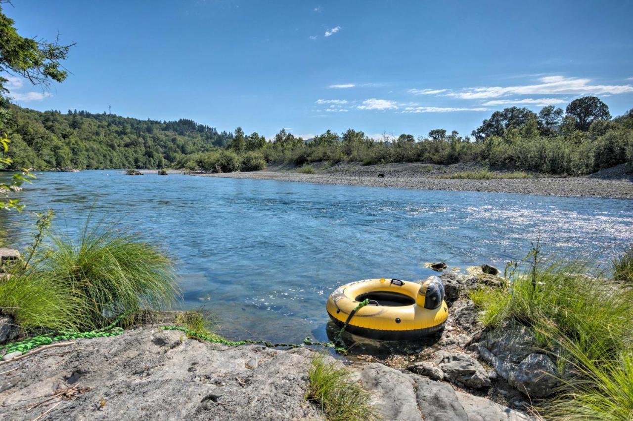 Quaint Riverside Reprieve With Kayaks And Floats! Brookings Exterior photo