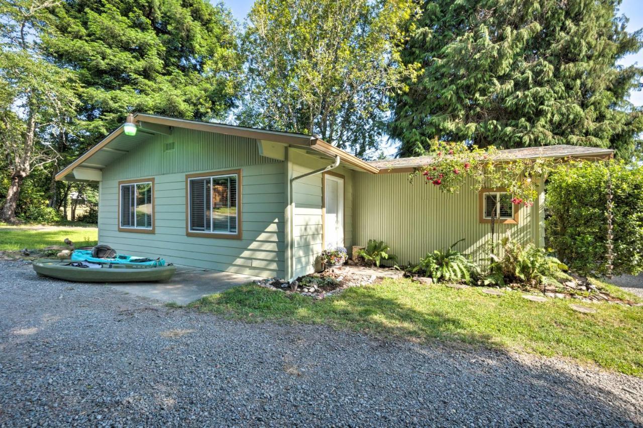 Quaint Riverside Reprieve With Kayaks And Floats! Brookings Exterior photo